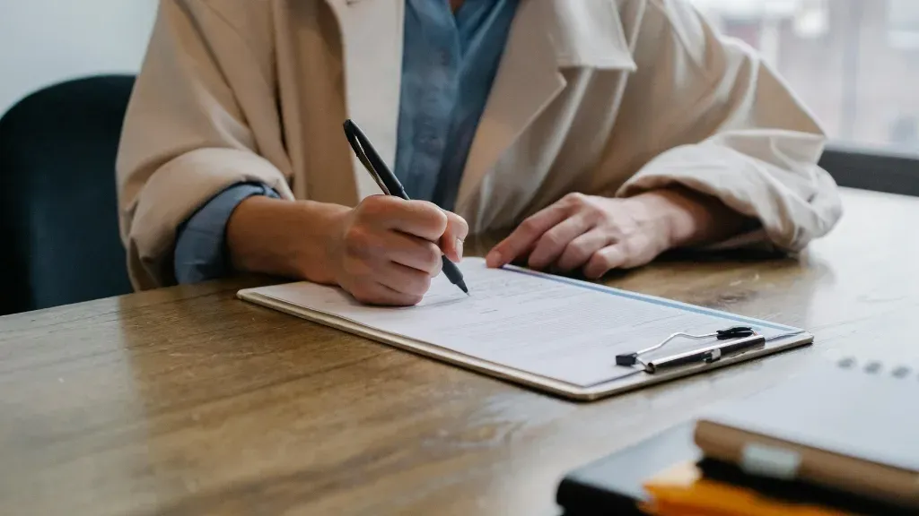 How to Write a Clear and Focused Thesis Statement with Cross-Disciplinary Examples